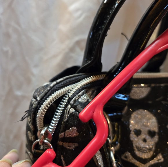 Betsey Johnson small black silver skull purse - Picture 4 of 5